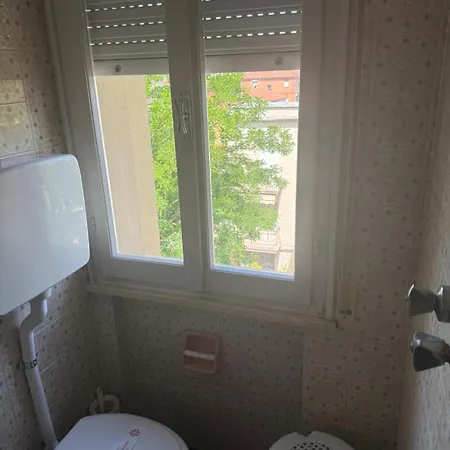 N E Y Hotell 2*