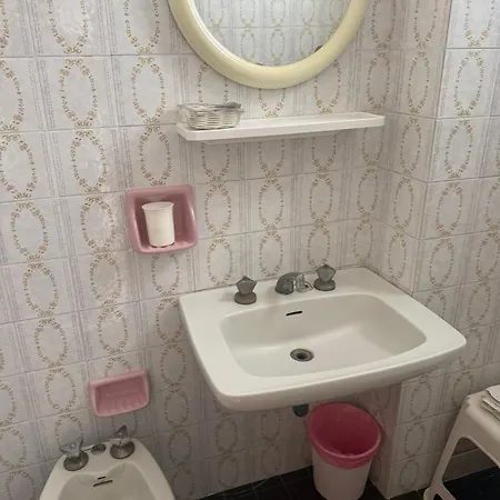 N E Y Hotell 2*