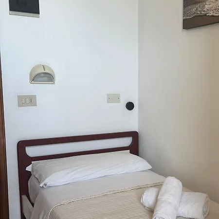 מלון N E Y 2*